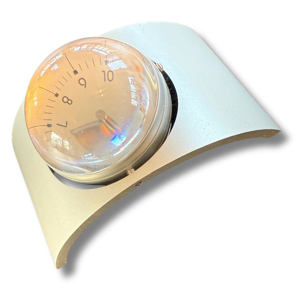 Modern Spinning Orbit Desk Clock – Silver Floating Aluminum Base Dial