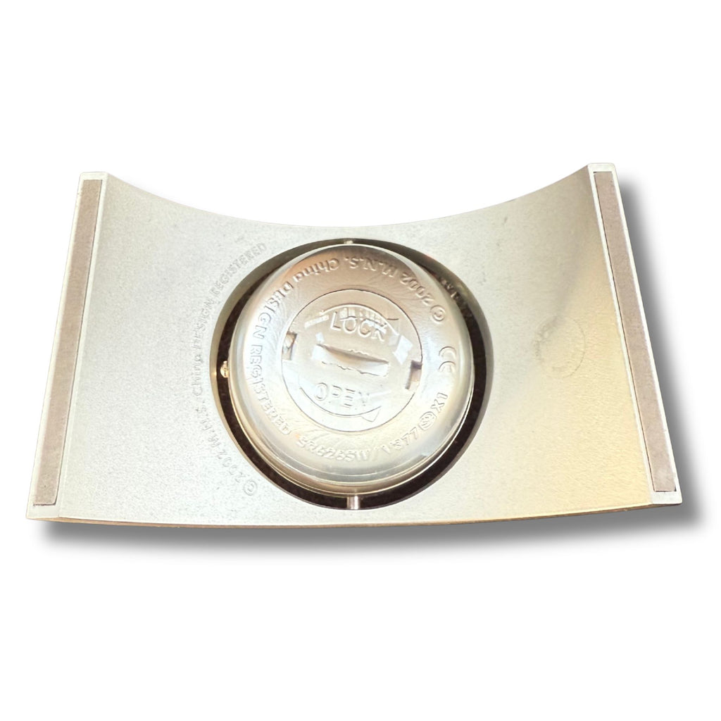 Modern Spinning Orbit Desk Clock – Silver Floating Aluminum Base Dial